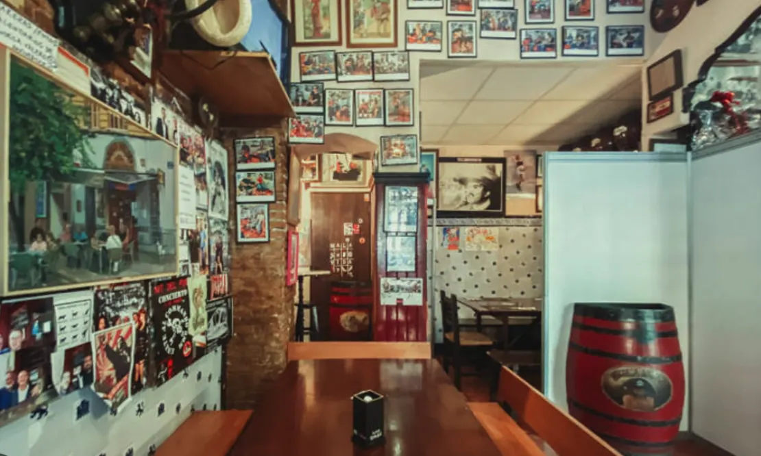 Bodega Valero, bar & copas cerca de los apartamentos 87 Llaves en Valencia