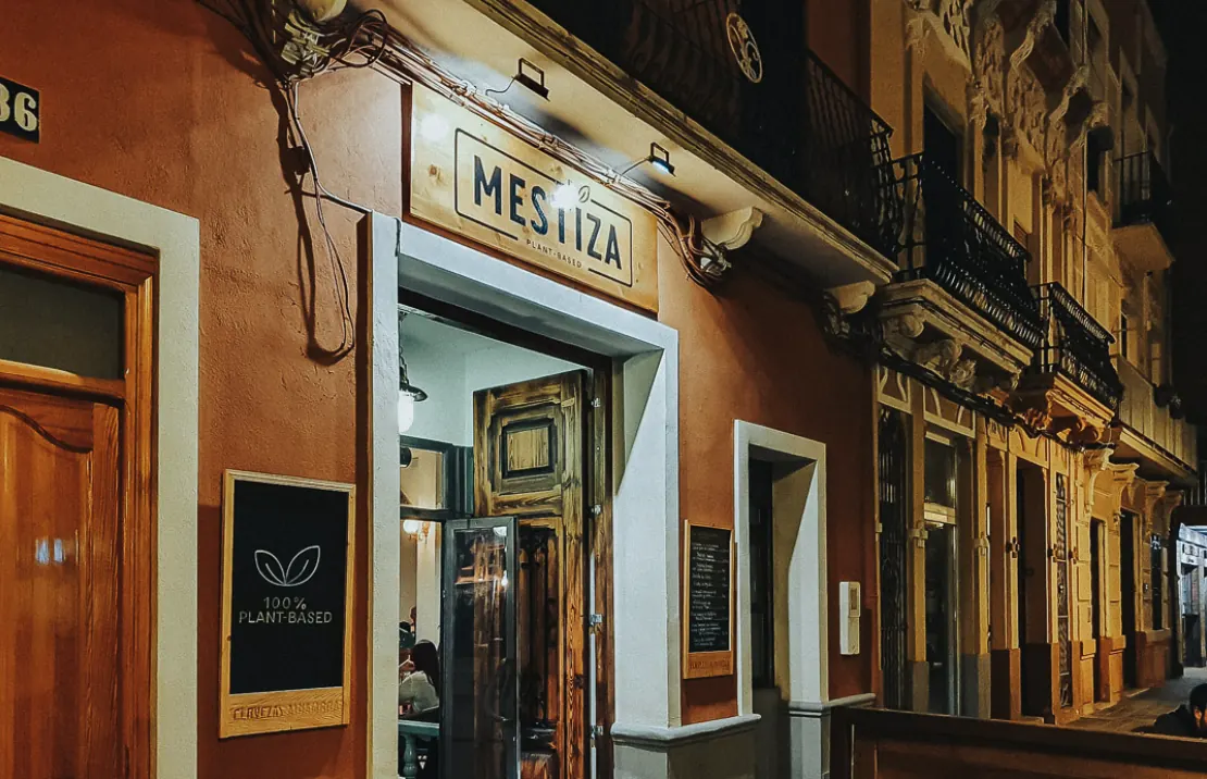 MESTIZO Café de especialidad • Brunch, café & brunch cerca de los apartamentos 87 Llaves en Valencia