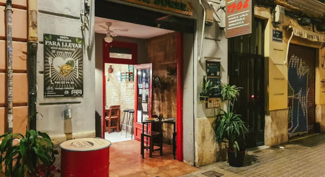 Restaurante Vegano Lo de Ponxe, restaurante cerca de los apartamentos 87 Llaves en Valencia